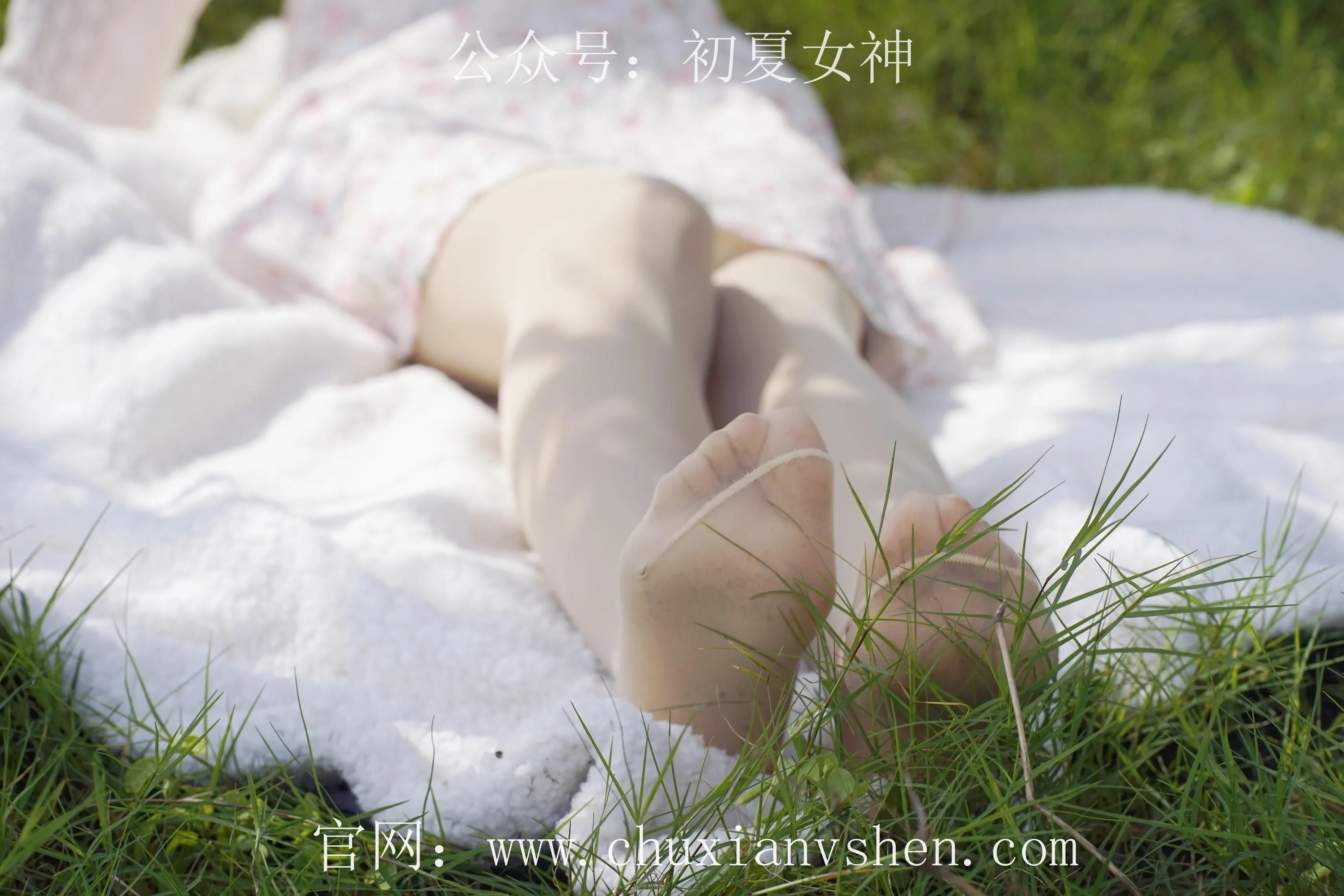 初夏女神 NO.070 依依 邻家女孩-风中少女 [122P]插图2